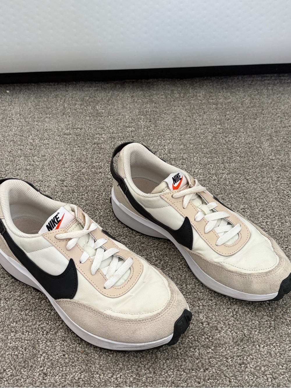 Nike Waffle Debut Women’s Retro Sneakers Size 8